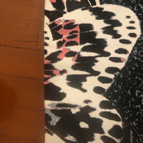 2/$50 BCBGMaxazria print body con skirt - Picture 5 of 7